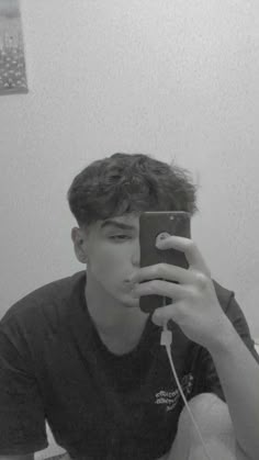 Tomás .U